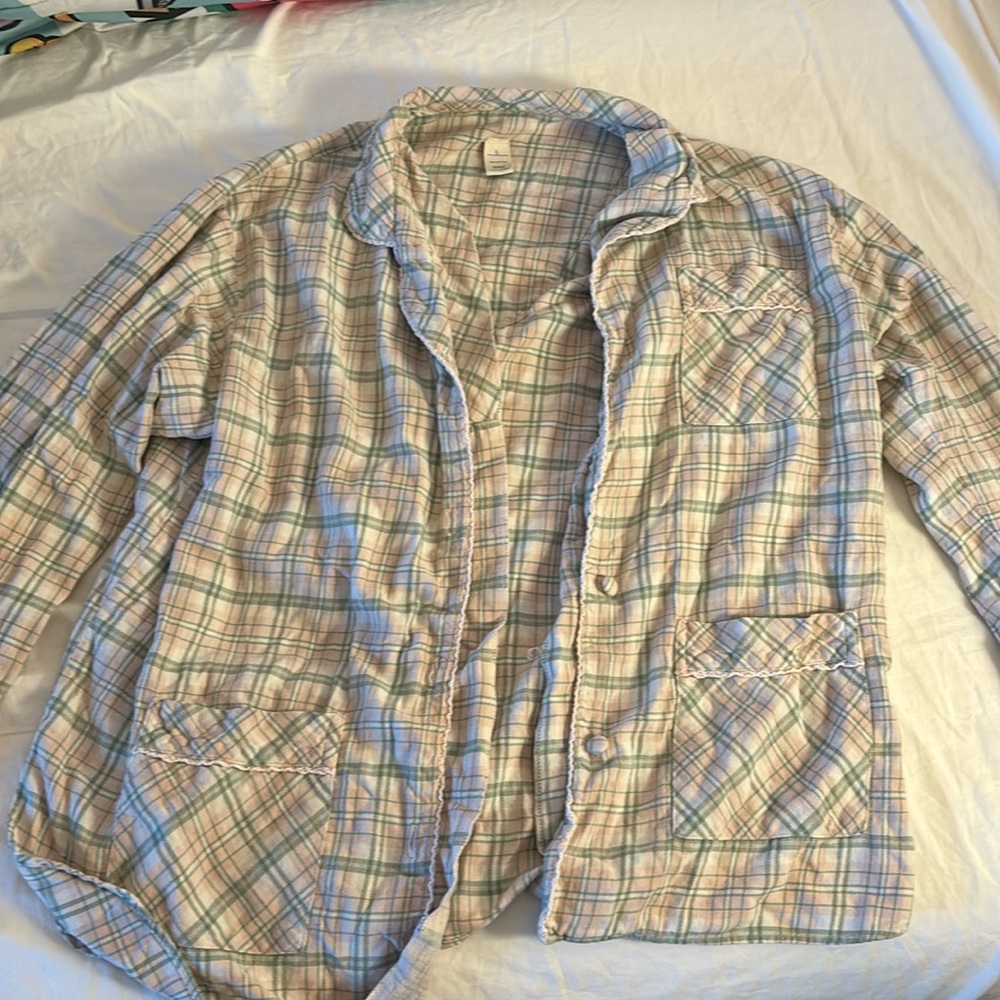Cute Vintage Button Up Flannel. Pink and Green. Size L